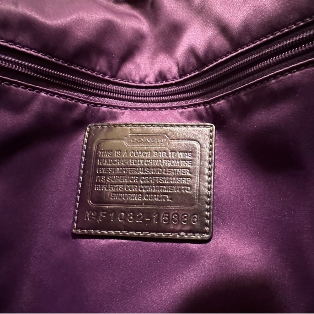 Coach Poppy Tartan Plaid Glam Tote Purple
Y2K 2010 Style 15886 - Picture 13 of 16